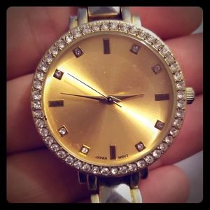 Stainless steel watch, with crystal face